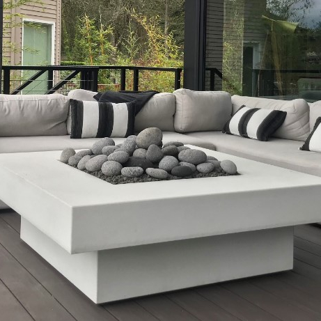 Outdoor Furniture And Fire Pit - طقم أريكة خارجية مع طاولة موقد